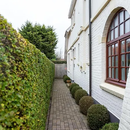 Charming Sauverdias With Garden *