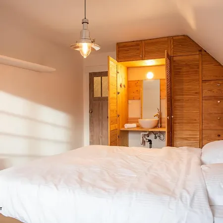 Holiday home Charming Sauverdias With Garden De Haan